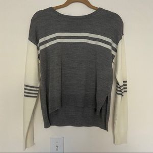 Thin Sweaters - light grey + white - size Small